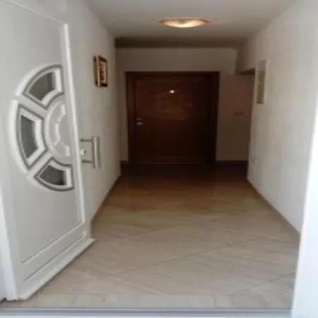 House Nikola
