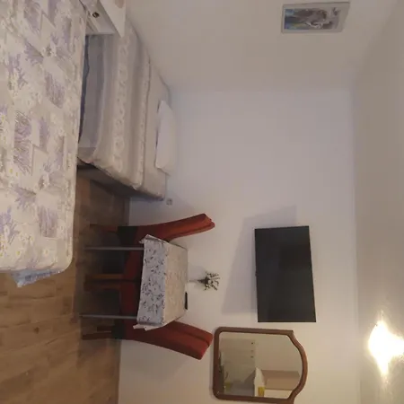 Nikola Pensjonat Tučepi