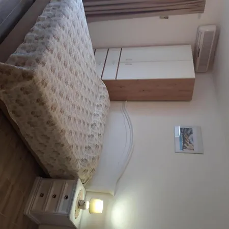 Pensión House Nikola 3*